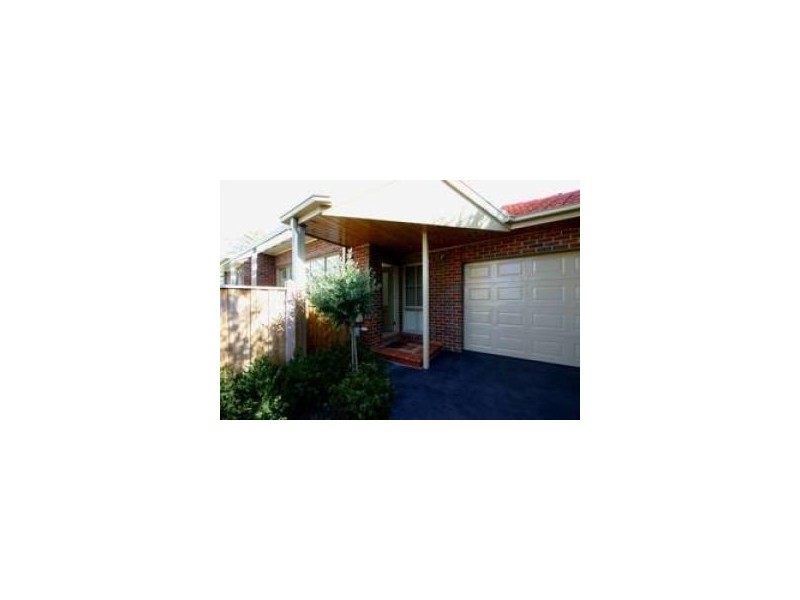 2/8 Henley Street, Balwyn VIC 3103