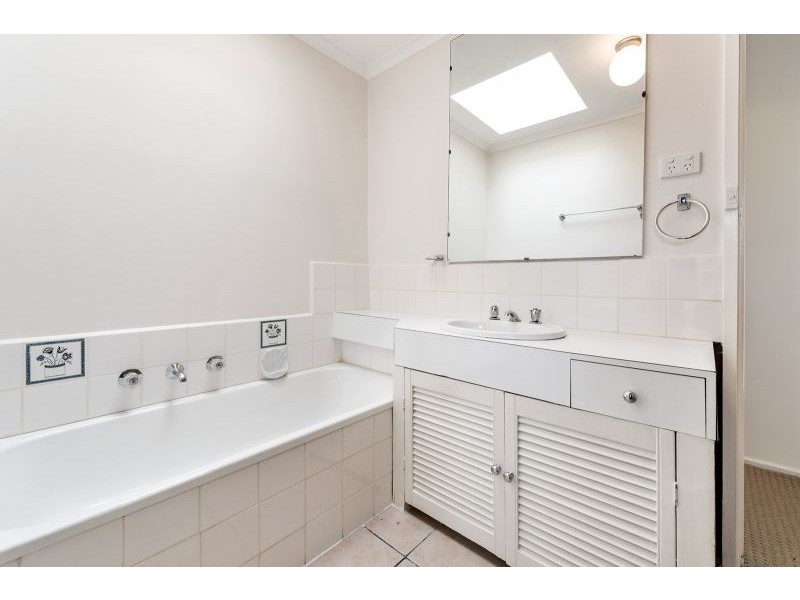 2/33 Thames Street, Box Hill VIC 3128