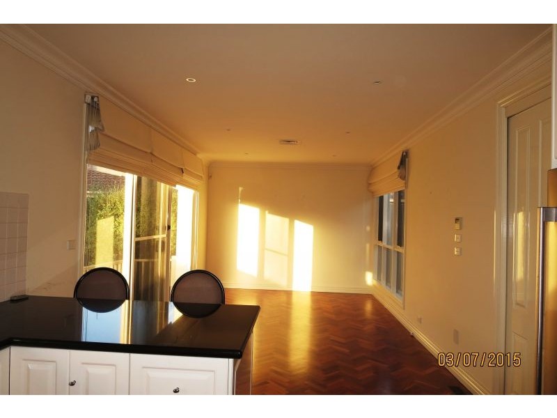 2/10 Henry Street, Balwyn VIC 3103