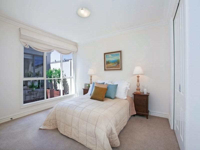 2/10 Henry Street, Balwyn VIC 3103