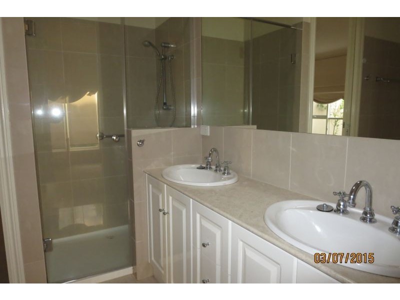 2/10 Henry Street, Balwyn VIC 3103