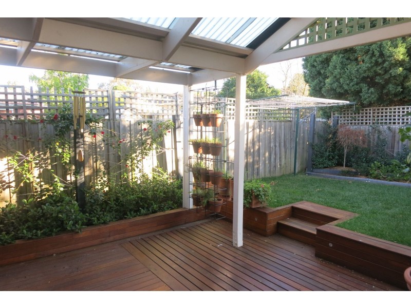 2 Botanic Walk, Mont Albert North VIC 3129