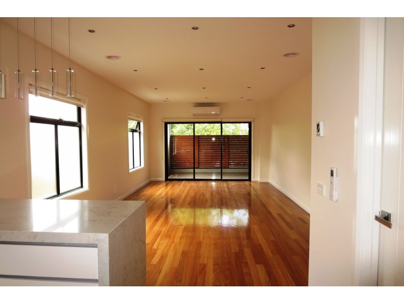 2/11 Sylvander Street, Balwyn North VIC 3104