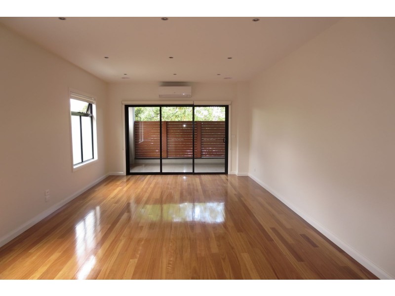 2/11 Sylvander Street, Balwyn North VIC 3104