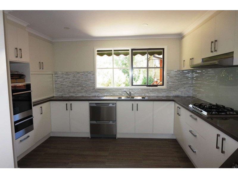 42 Jull Parade, Ringwood North VIC 3134