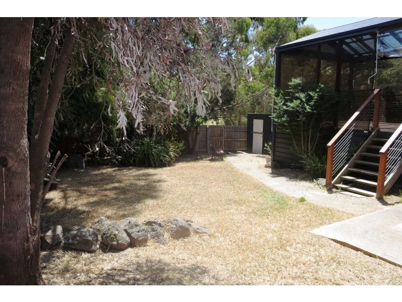 42 Jull Parade, Ringwood North VIC 3134