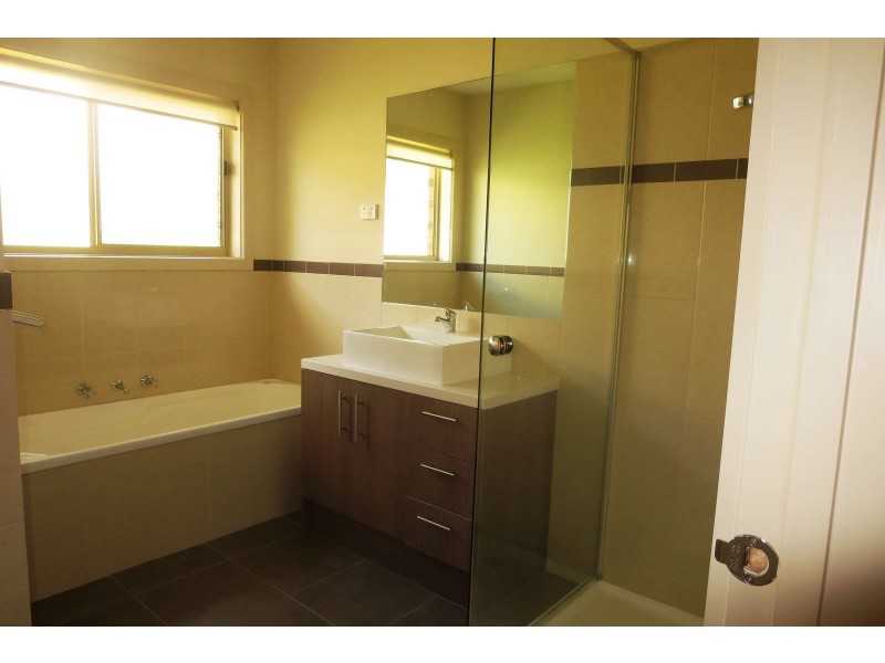 2/14 Saxton Street, Box Hill North VIC 3129