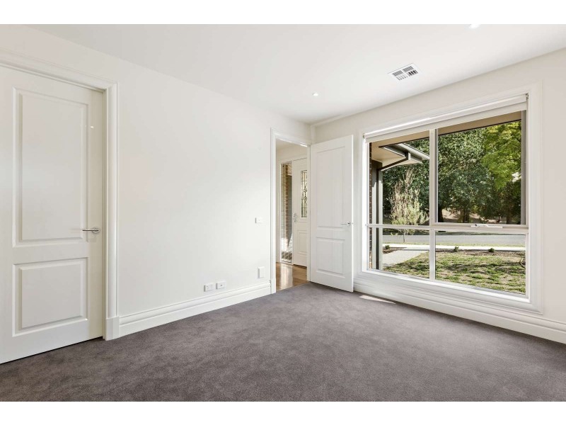 1/2 Tyrrell Avenue, Blackburn VIC 3130