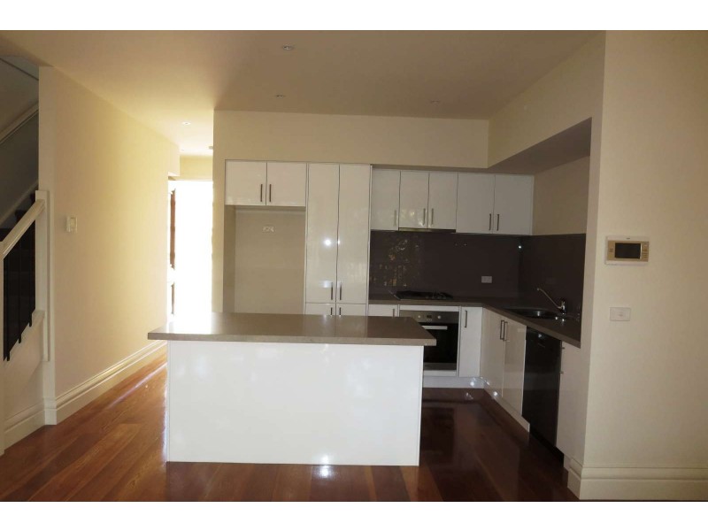 2/2 Tyrrell Avenue, Blackburn VIC 3130