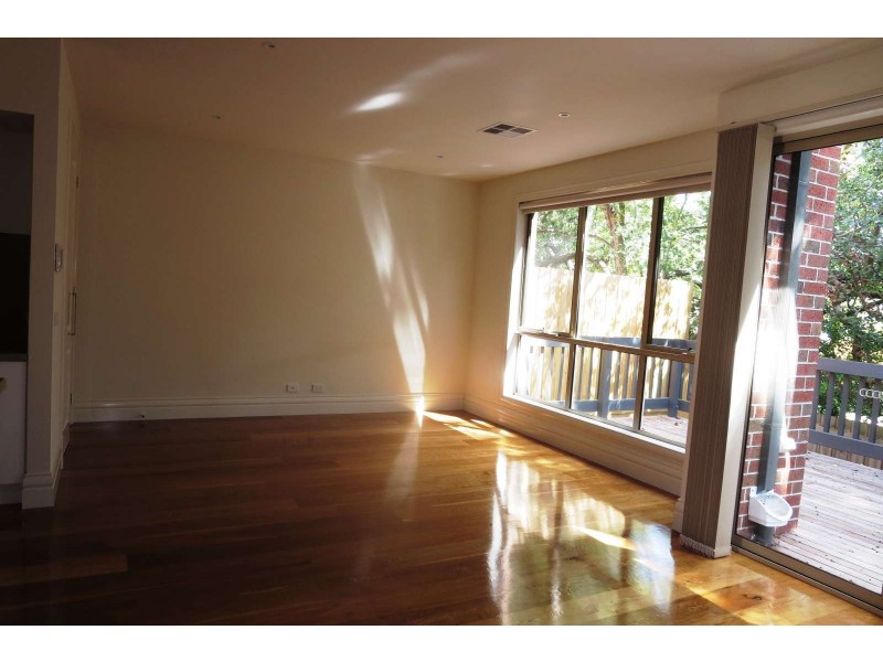 2/2 Tyrrell Avenue, Blackburn VIC 3130