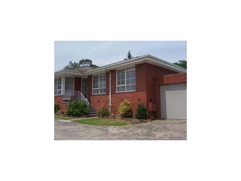 2/17 Kingsley Crescent, Mont Albert VIC 3127