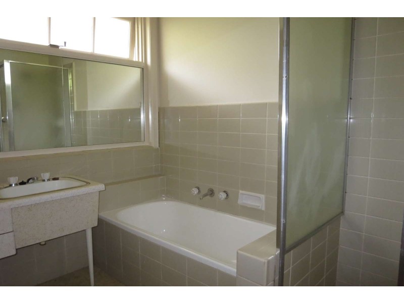 2/17 Kingsley Crescent, Mont Albert VIC 3127