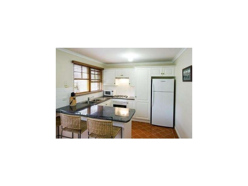 2/17 Montpellier Road, Burwood VIC 3125