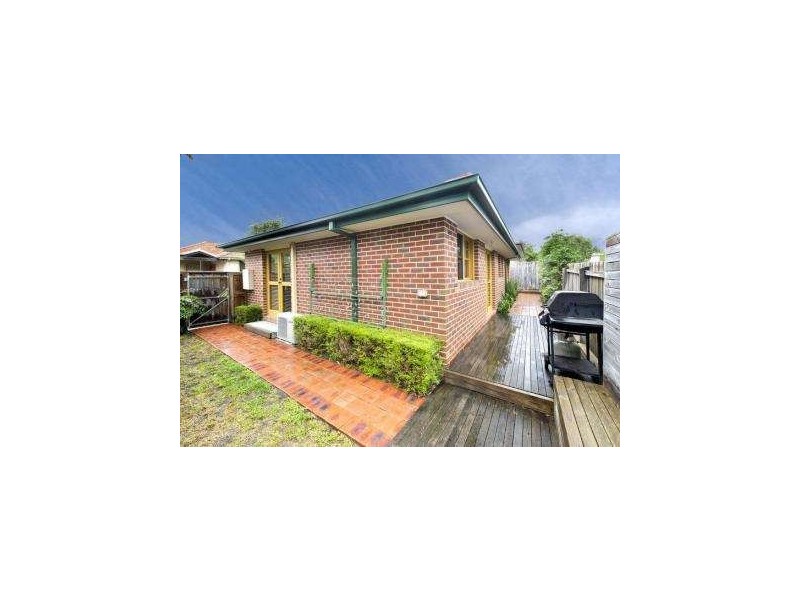 2/17 Montpellier Road, Burwood VIC 3125