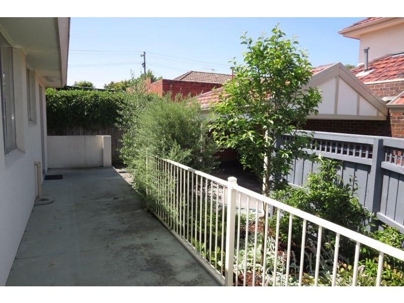 1/10A Oak Street, Surrey Hills VIC 3127