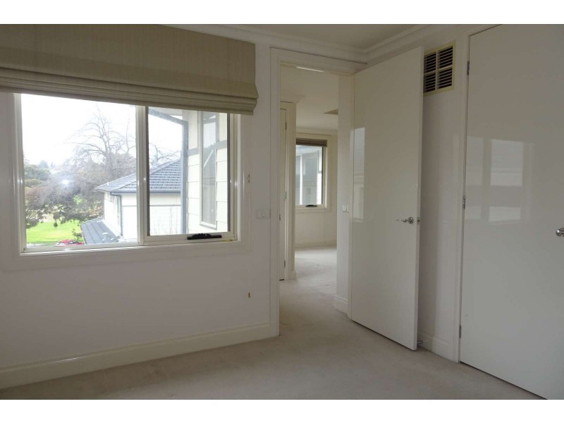 2/15 Albury Road, Balwyn North VIC 3104