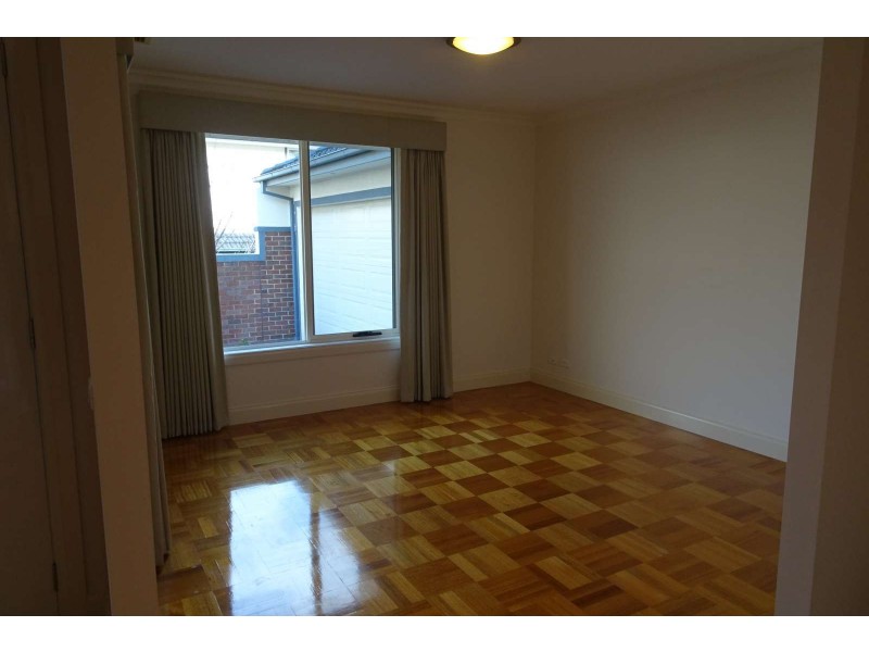 2/15 Albury Road, Balwyn North VIC 3104