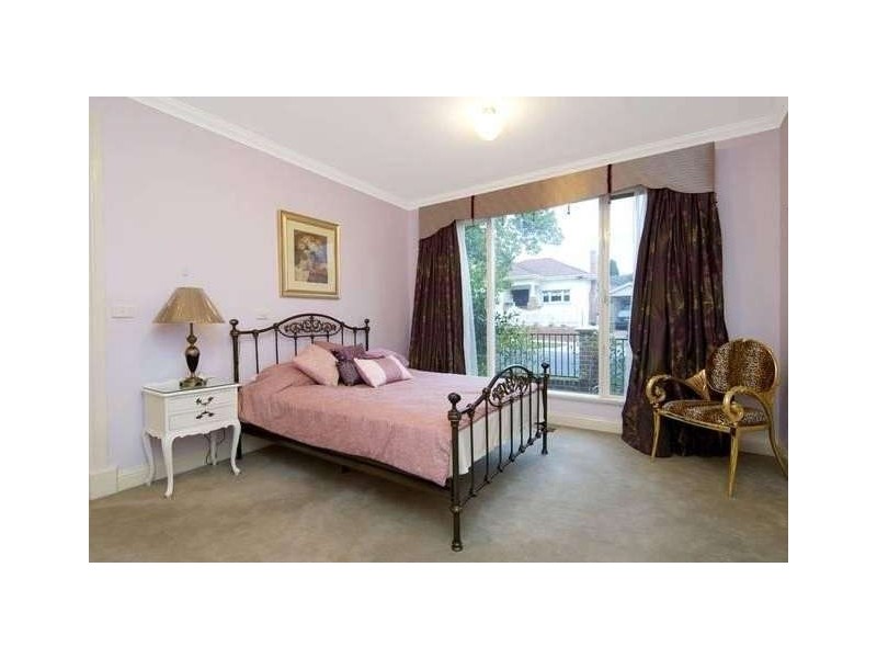 1 Chertsey Street, Surrey Hills VIC 3127