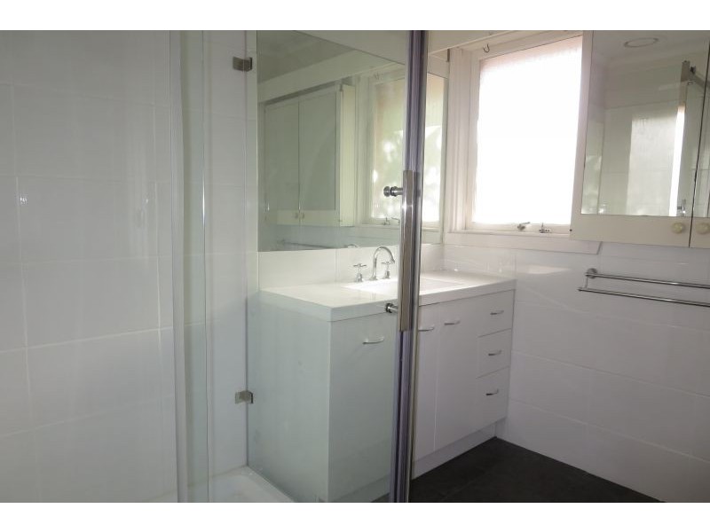 2/1 Cherryhinton Street, Box Hill VIC 3128