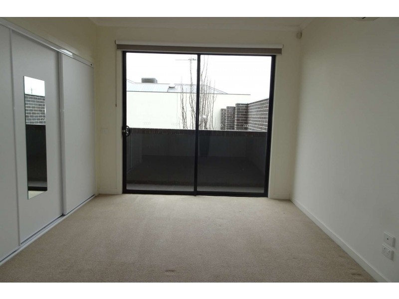 30 McDougall Drive, Footscray VIC 3011