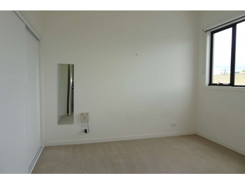 30 McDougall Drive, Footscray VIC 3011