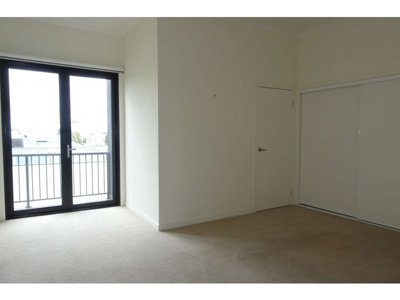 30 McDougall Drive, Footscray VIC 3011