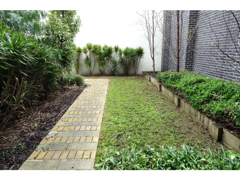 30 McDougall Drive, Footscray VIC 3011