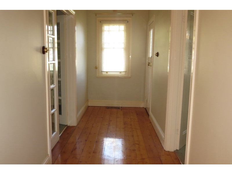 1 Kinloch Avenue, Mont Albert VIC 3127