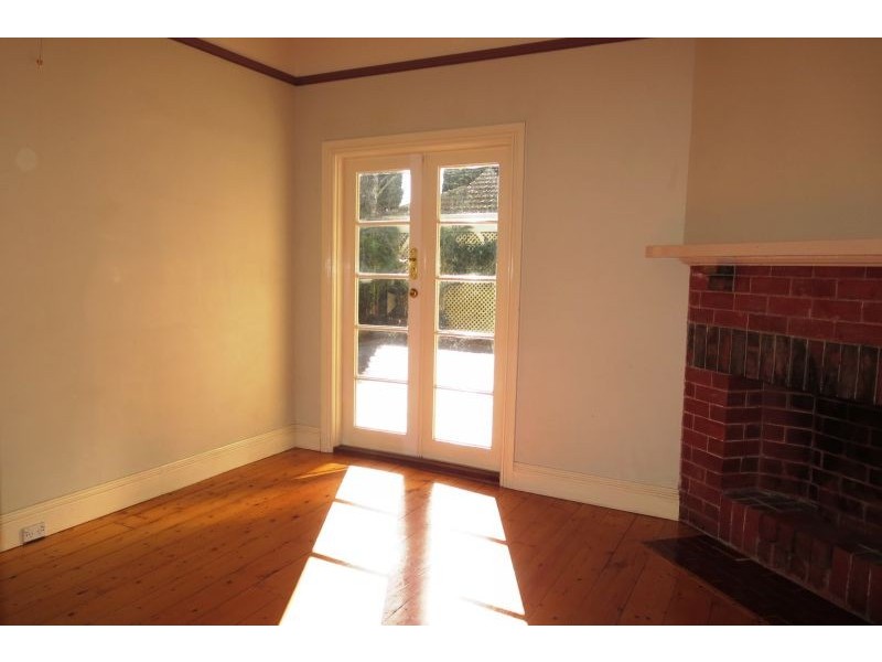 1 Kinloch Avenue, Mont Albert VIC 3127