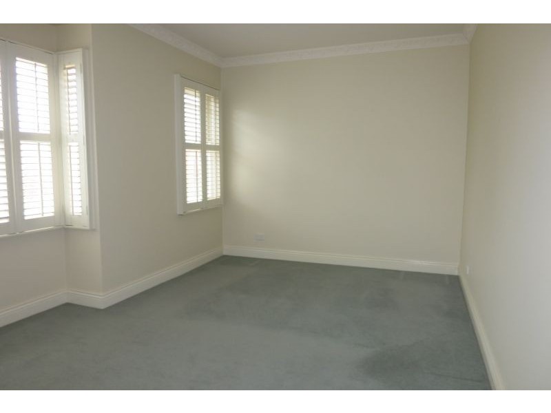 1 Kinloch Avenue, Mont Albert VIC 3127