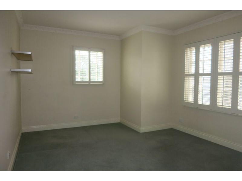 1 Kinloch Avenue, Mont Albert VIC 3127