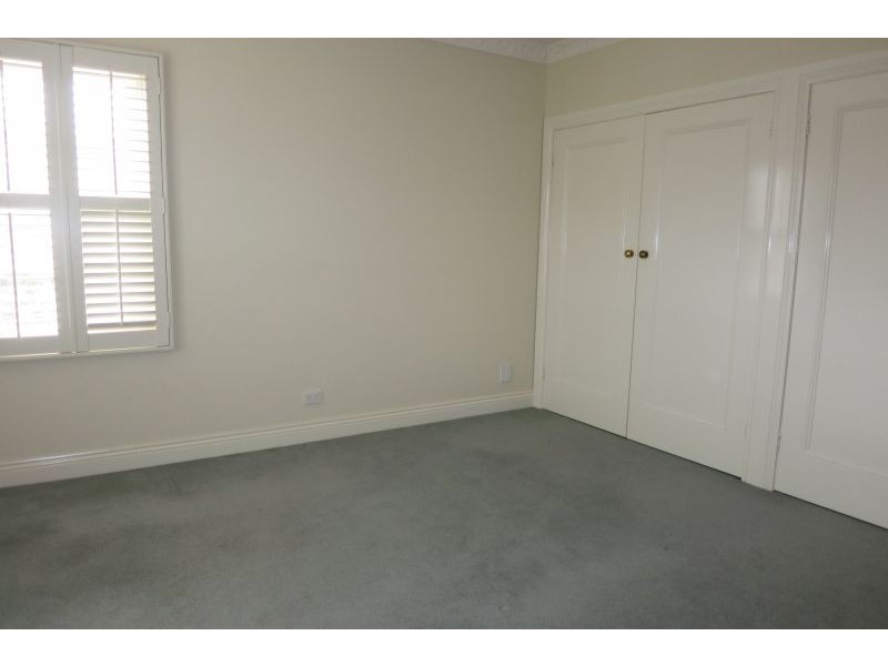 1 Kinloch Avenue, Mont Albert VIC 3127