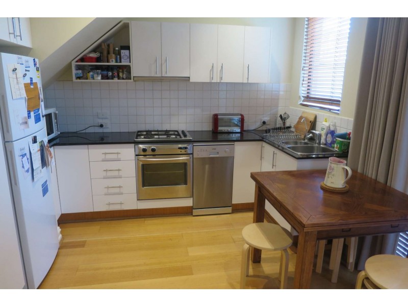 2/14 Launder Street, Hawthorn VIC 3122
