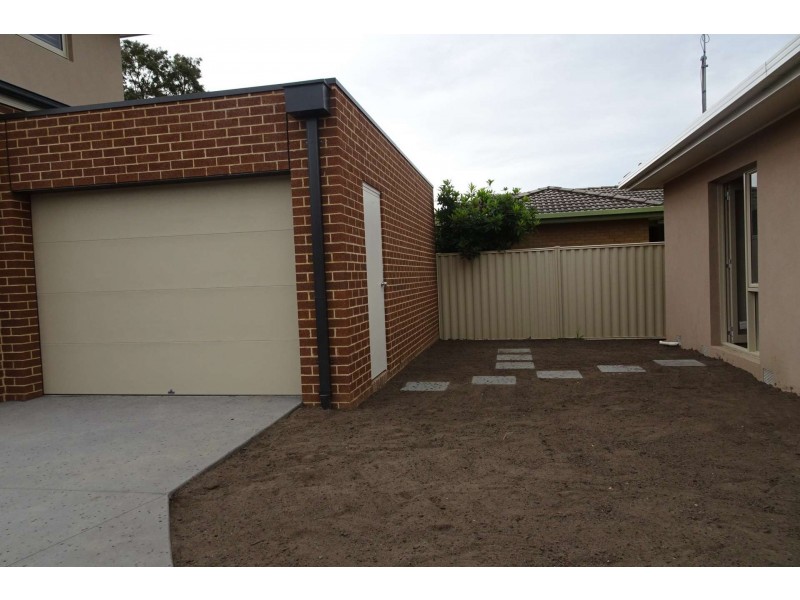 1/11 Rishon Avenue, Blackburn South VIC 3130