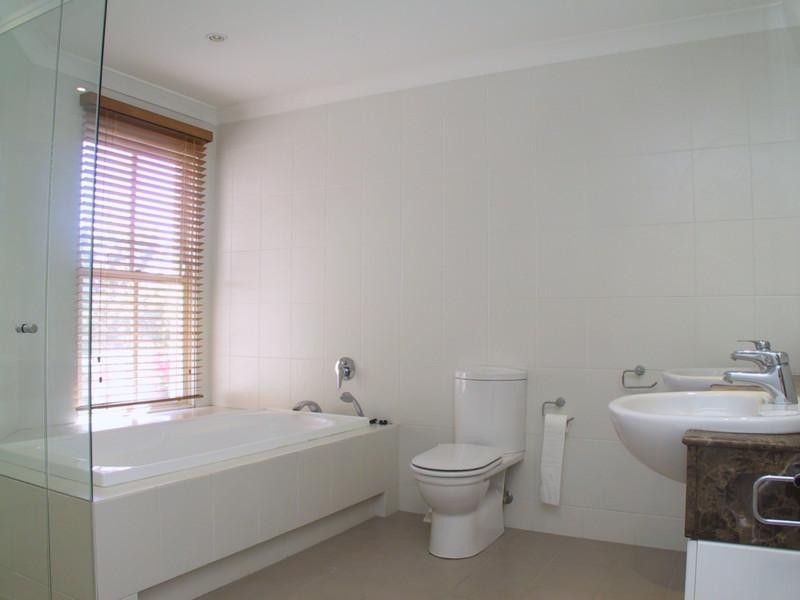 96 Yarrbat Ave, Balwyn VIC 3103
