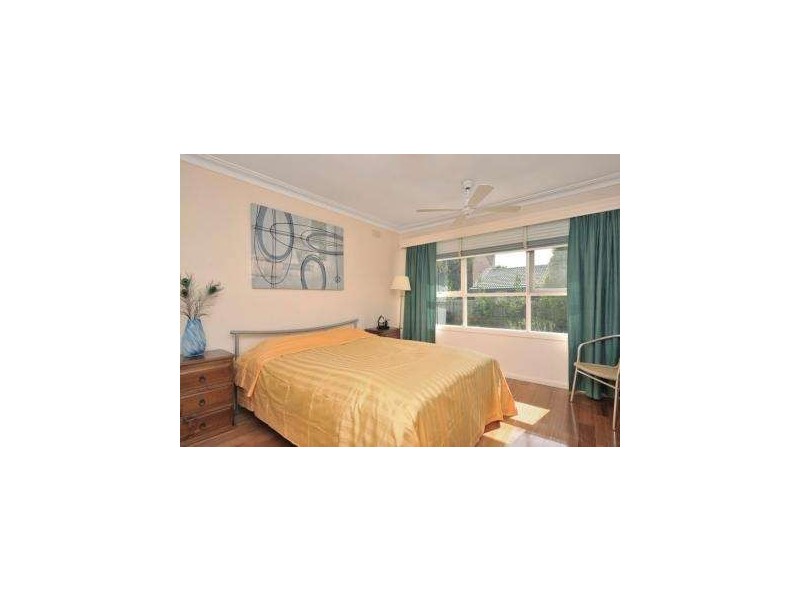 2/16 Woodlands Ave, Kew East VIC 3102