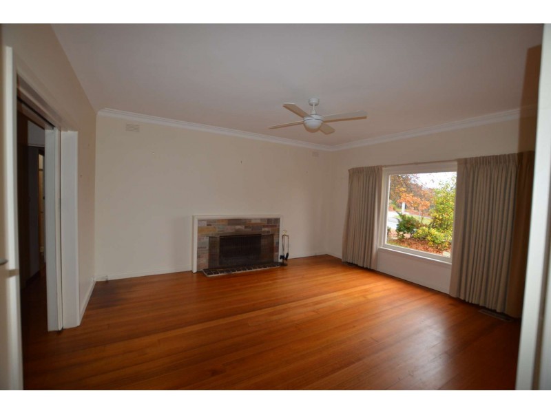 105 Rostrevor Parade, Mont Albert North VIC 3129