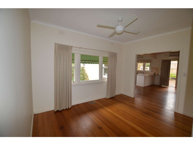 105 Rostrevor Parade, Mont Albert North VIC 3129