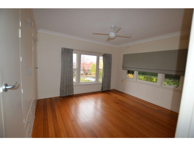 105 Rostrevor Parade, Mont Albert North VIC 3129