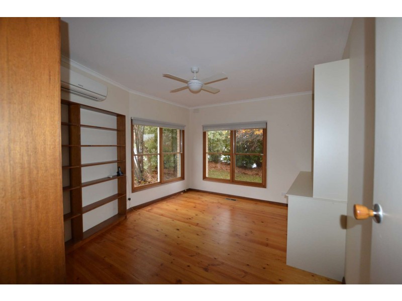 105 Rostrevor Parade, Mont Albert North VIC 3129