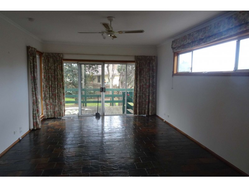 32 Kirstina Road, Glen Waverley VIC 3150