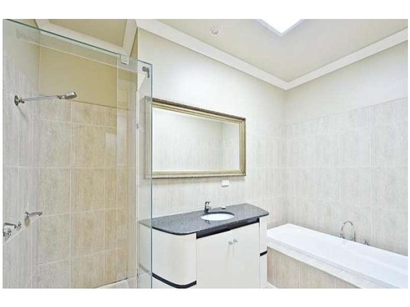 1A Grosvenor Pde, Balwyn VIC 3103