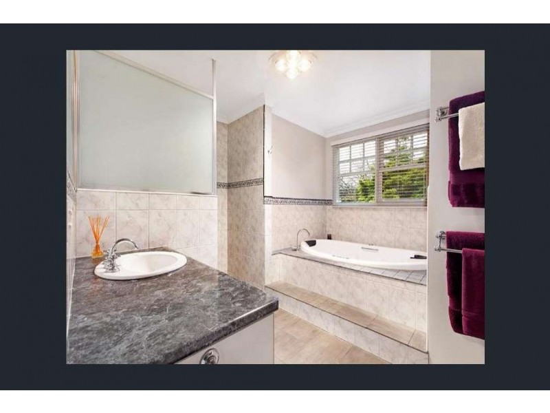 17 Wilson St, Surrey Hills VIC 3127