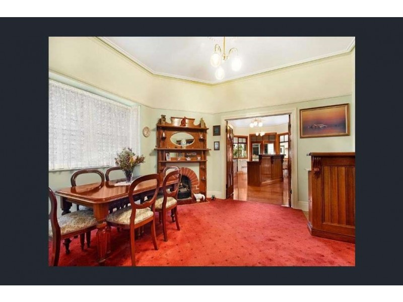 17 Wilson St, Surrey Hills VIC 3127
