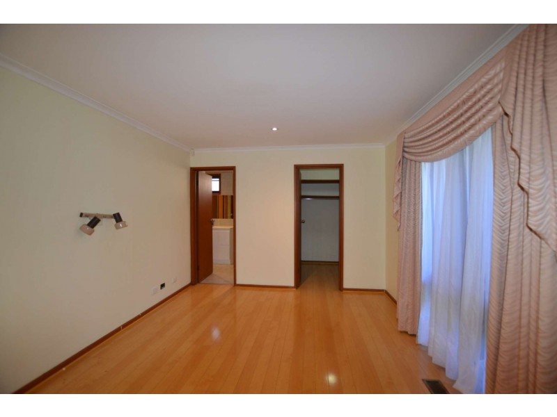 29 Owens St, Doncaster East VIC 3109