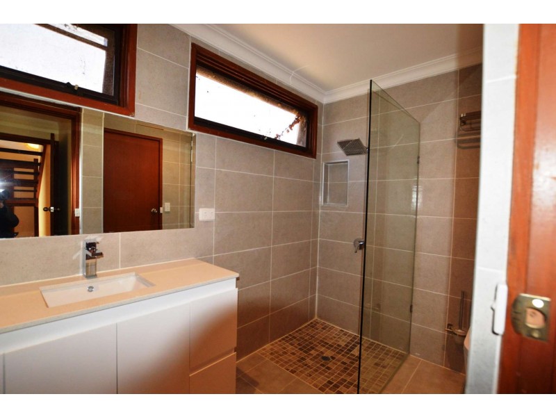 29 Owens St, Doncaster East VIC 3109