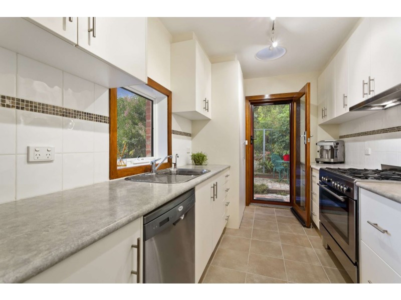 33 Kingston Rd, Surrey Hills VIC 3127