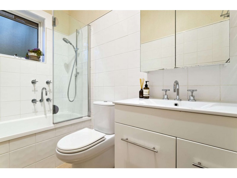33 Kingston Rd, Surrey Hills VIC 3127