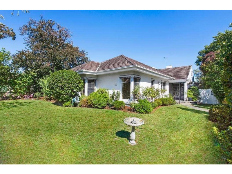 39 Mont Victor Road, Kew VIC 3101