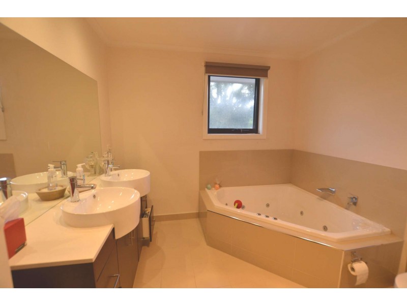 23 Jolie Vue Rd, Balwyn North VIC 3104